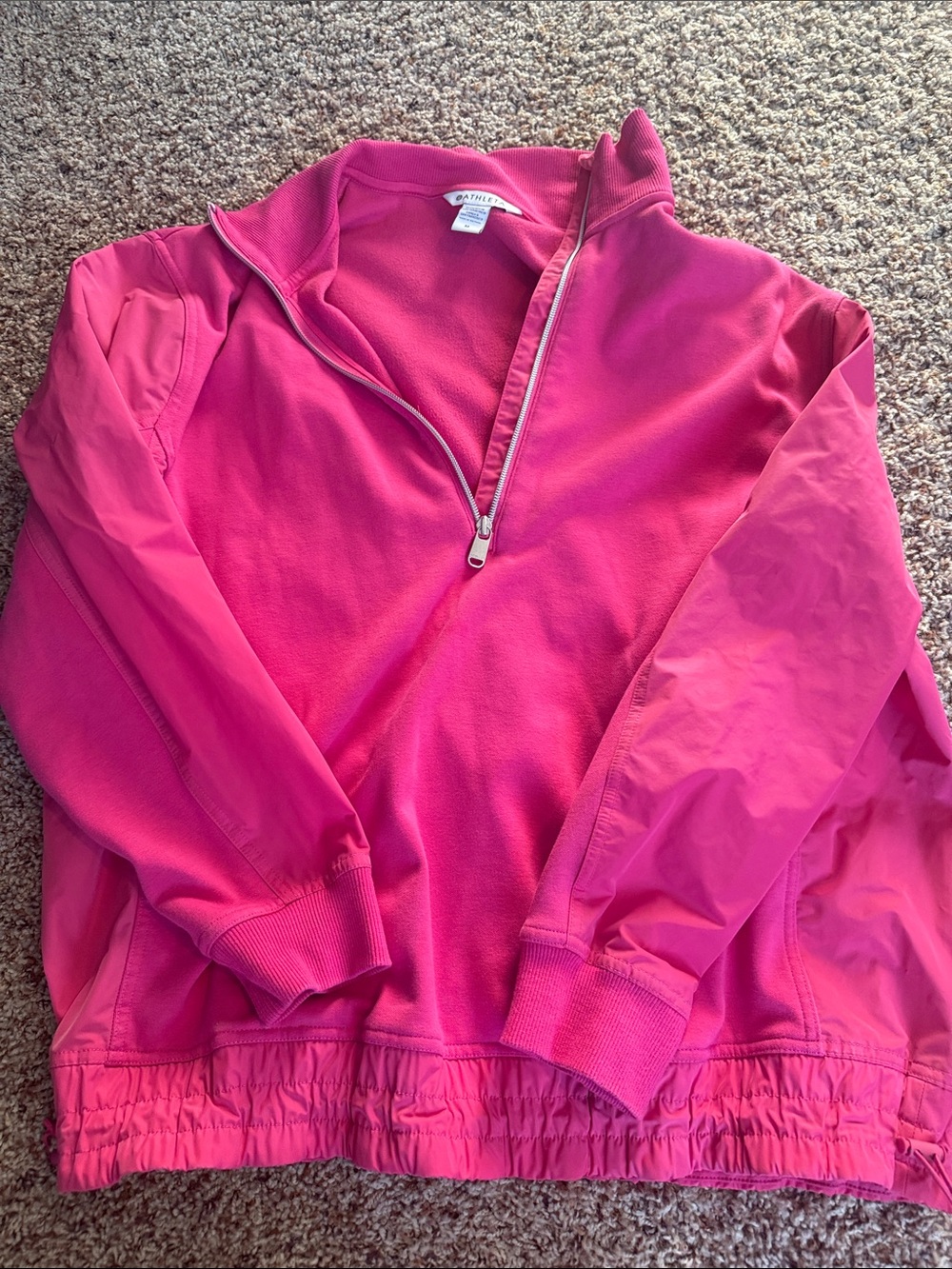 Women’s windbreaker meets sweatshirt